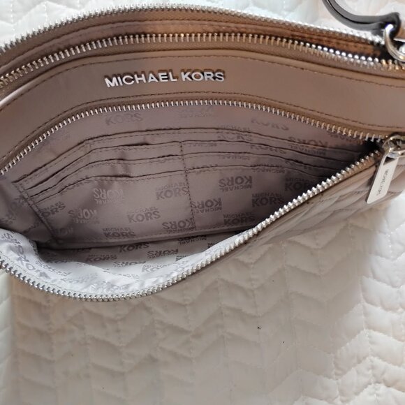 MICHAEL Michael Kors Women's Grey Selma Quilt Leather Zip Wristlet Clutch - Picture 4 of 4